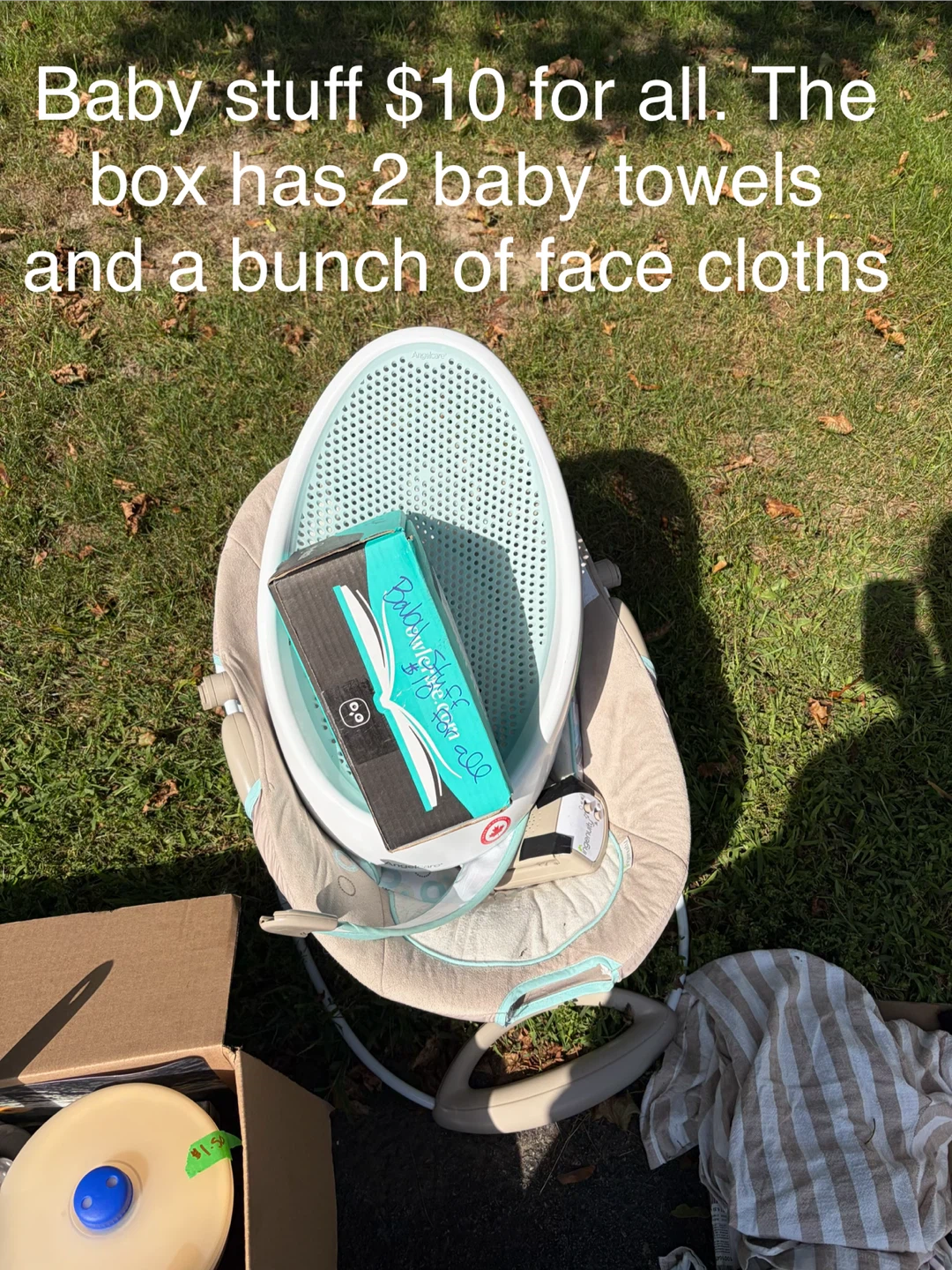 Baby bath support and towels
