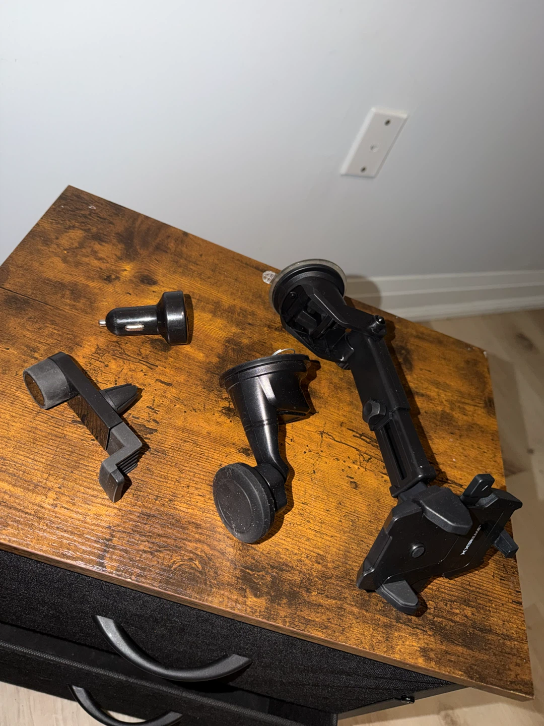 Xtreme Auto Phone Mount Set