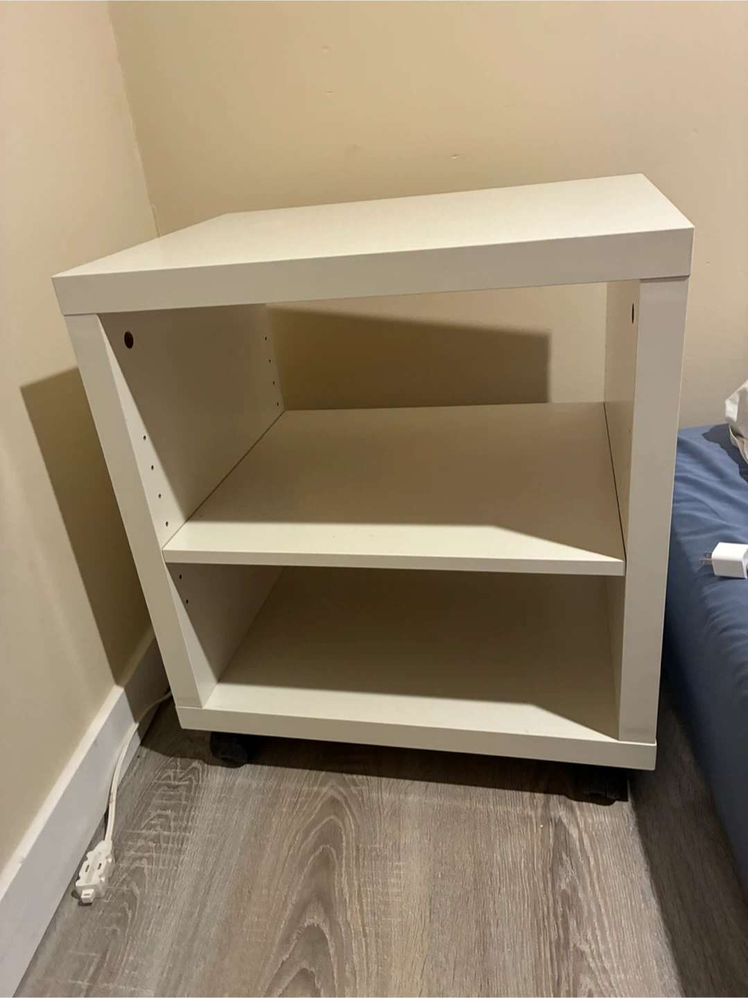 MOVING SALE : White shelf with wheels - photo 2