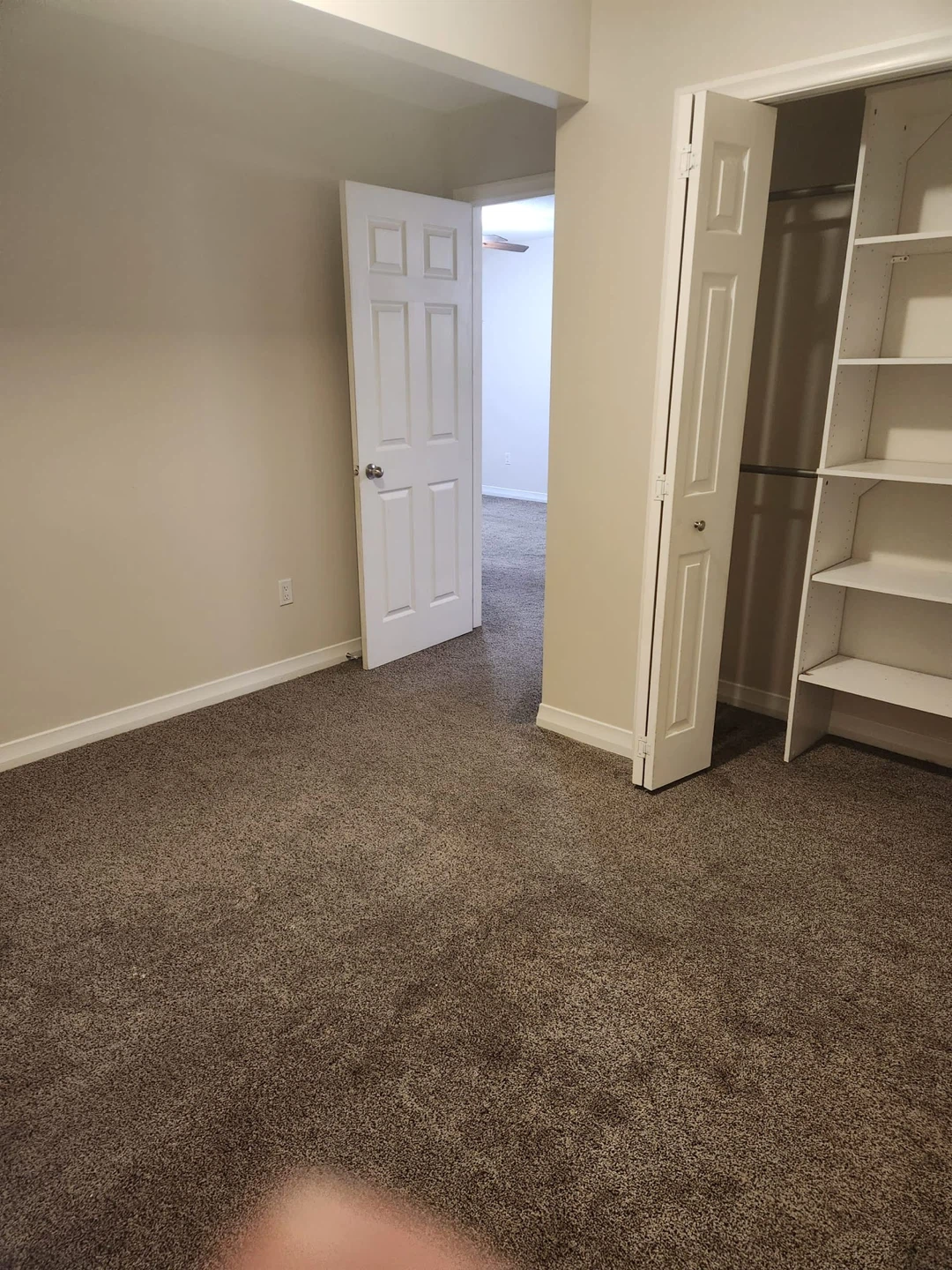 Basement Apartment with Kitchen and Bathroom - photo 3