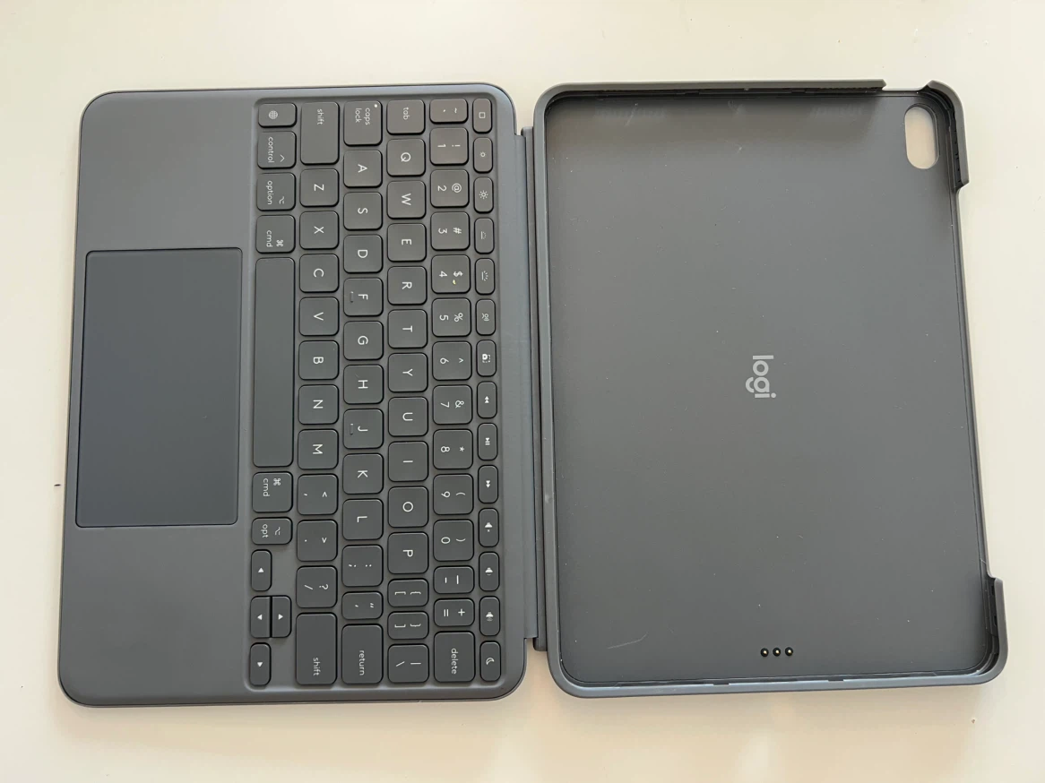 Logitech Combo Touch for iPad Air 11-inch (M2/M3/M4) - photo 4