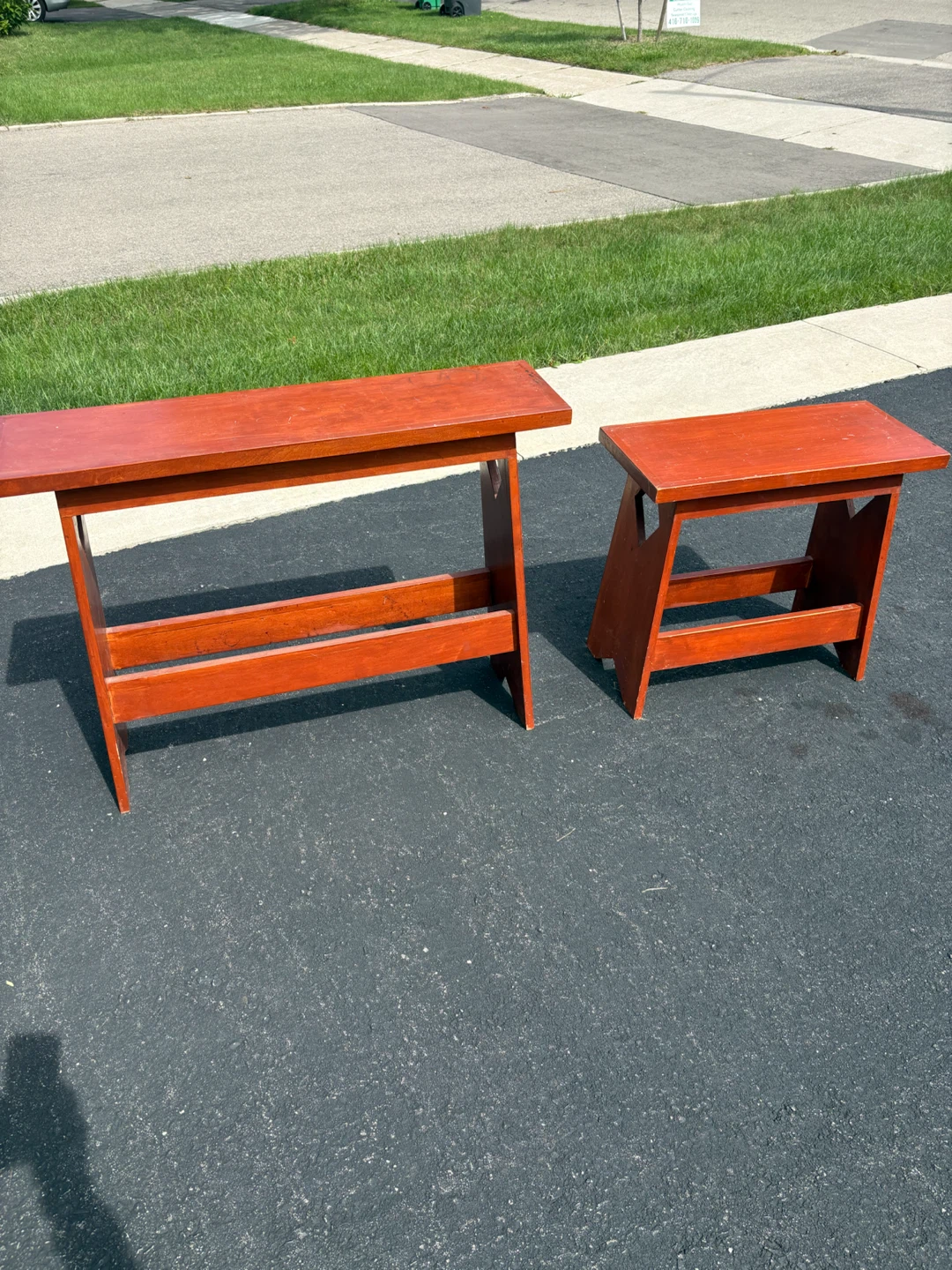 Two small tables - free! - photo 3