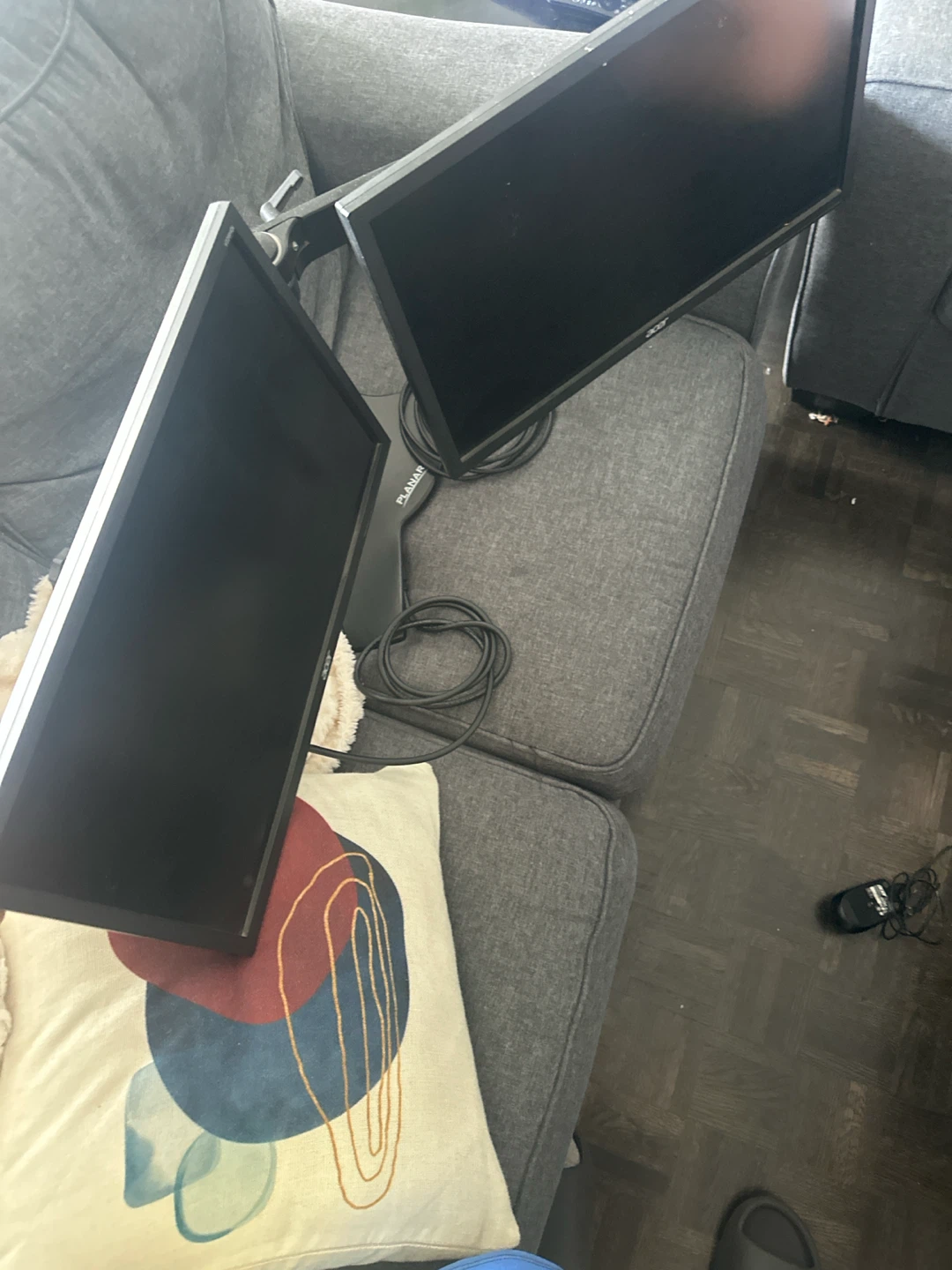 Double acer monitor with dual stand