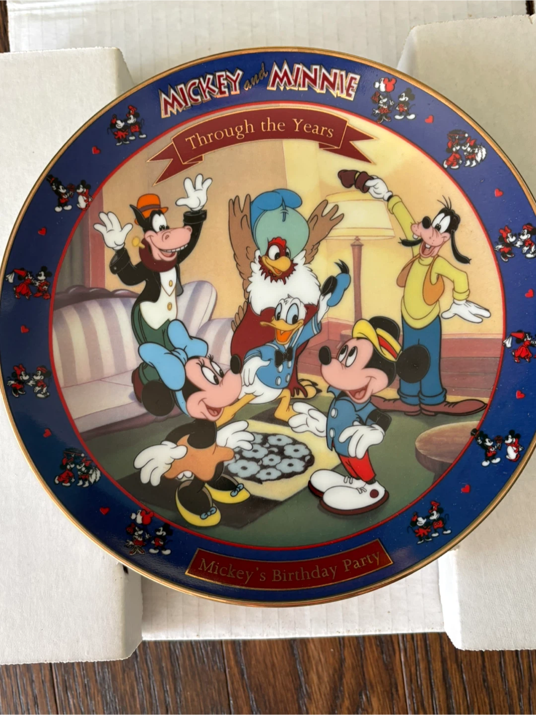 Mickey and Minnie Through the Years Collector Plates (Set of 5) - photo 2