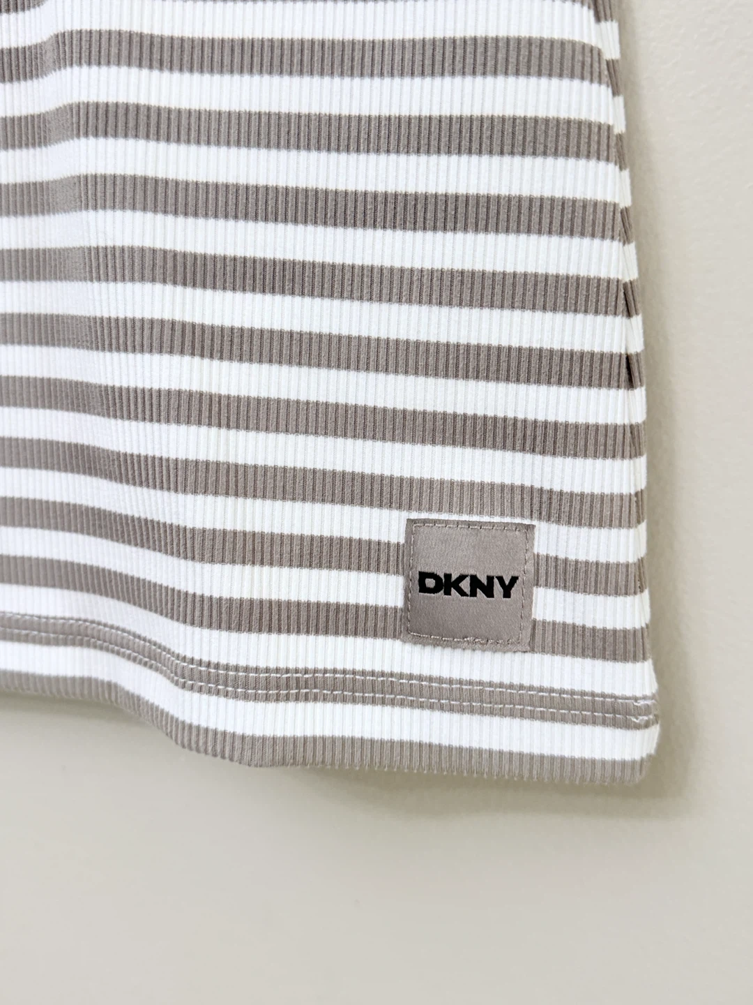 DKNY Sport Striped Ribbed Short Sleeve T-Shirt White/Taupe XS - photo 3