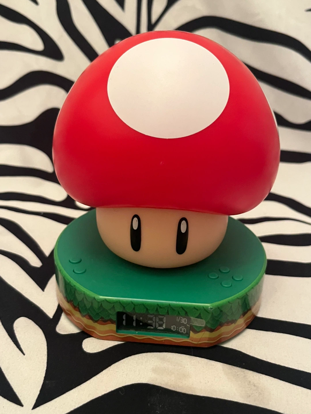 🍄 Paladone Super Mario Super Mushroom digital alarm clock 🍄