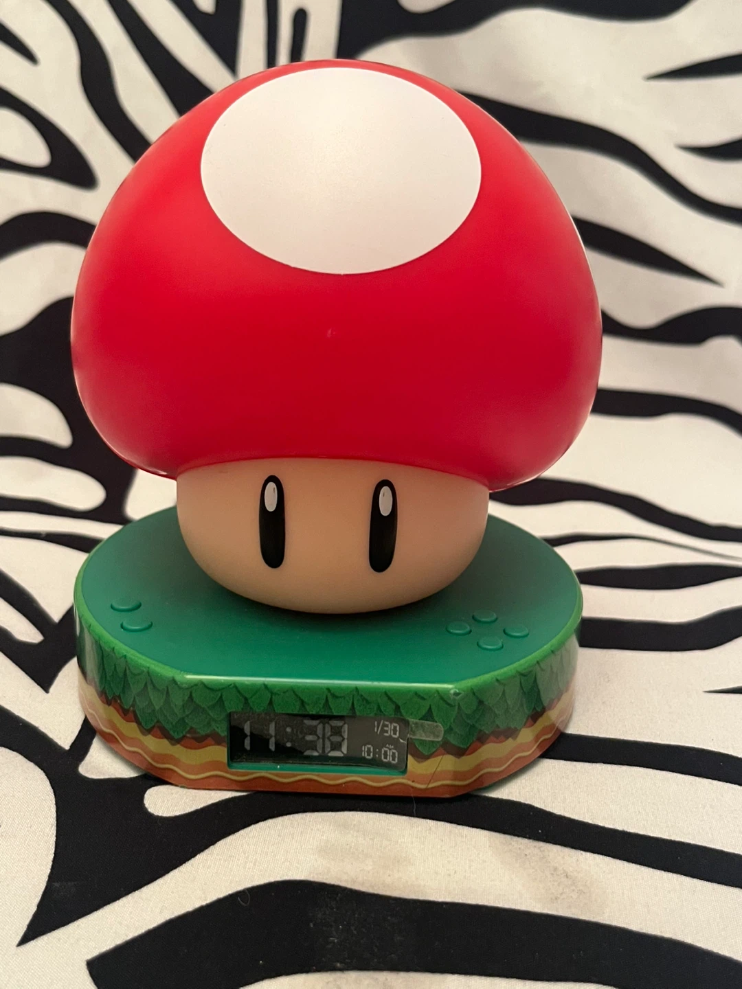 🍄 Paladone Super Mario Super Mushroom digital alarm clock 🍄 - photo 2