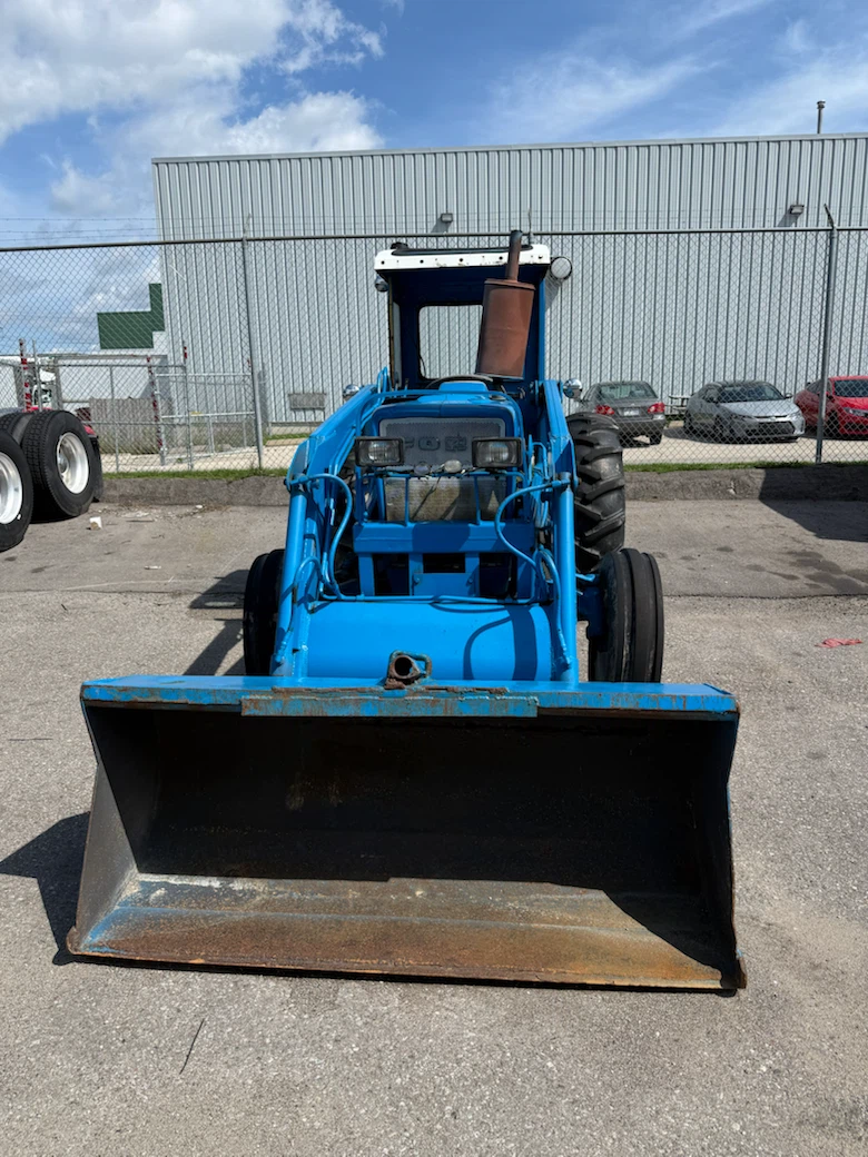 Ford Tractor with Front Loader - photo 2