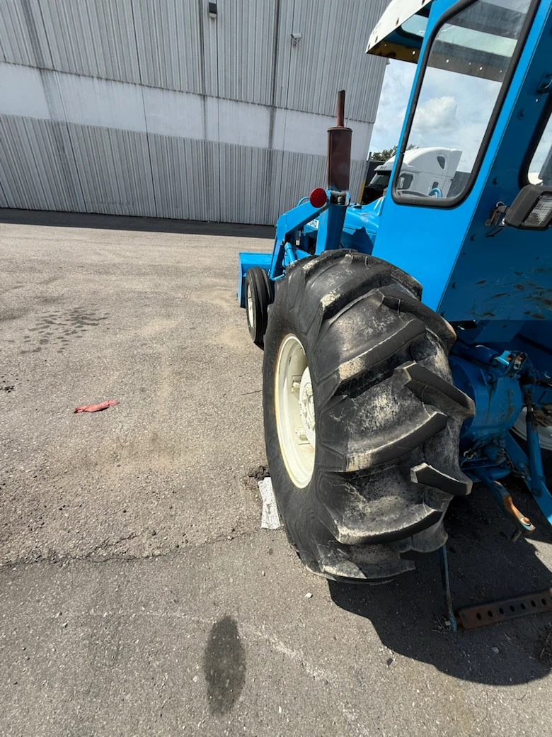 Ford Tractor with Front Loader - photo 4
