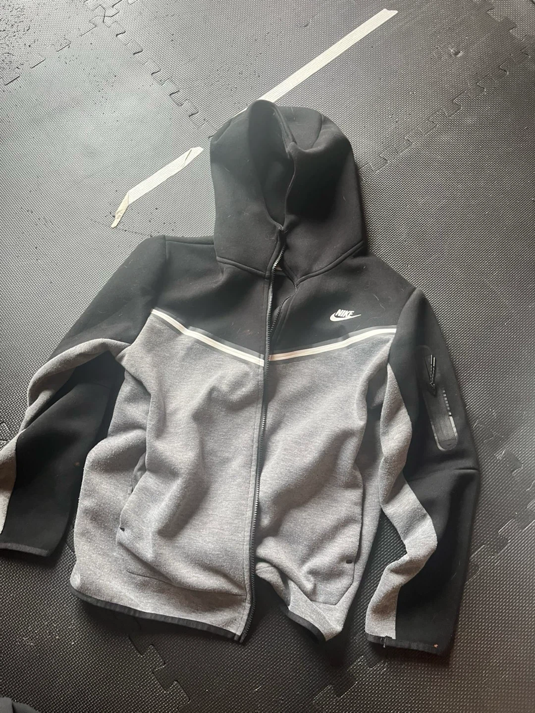 Nike Tech Fleece Full Zip Hoodie & Joggers Set - photo 2