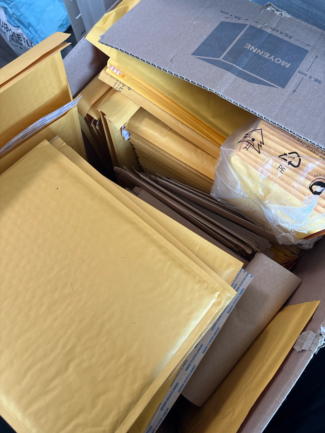 Assorted Shipping Supplies: Boxes & Padded Envelopes