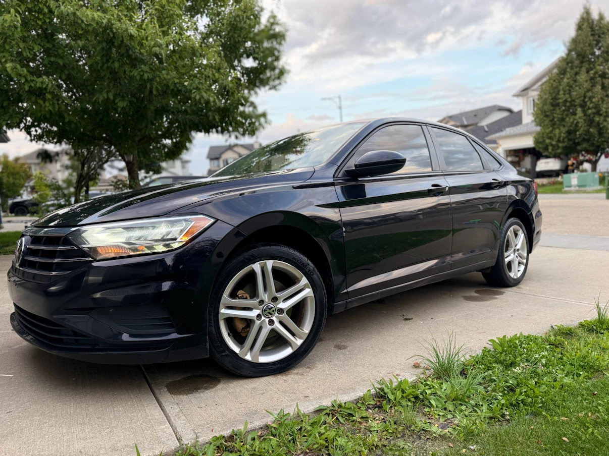 Volkswagen Jetta Sedan - photo 2