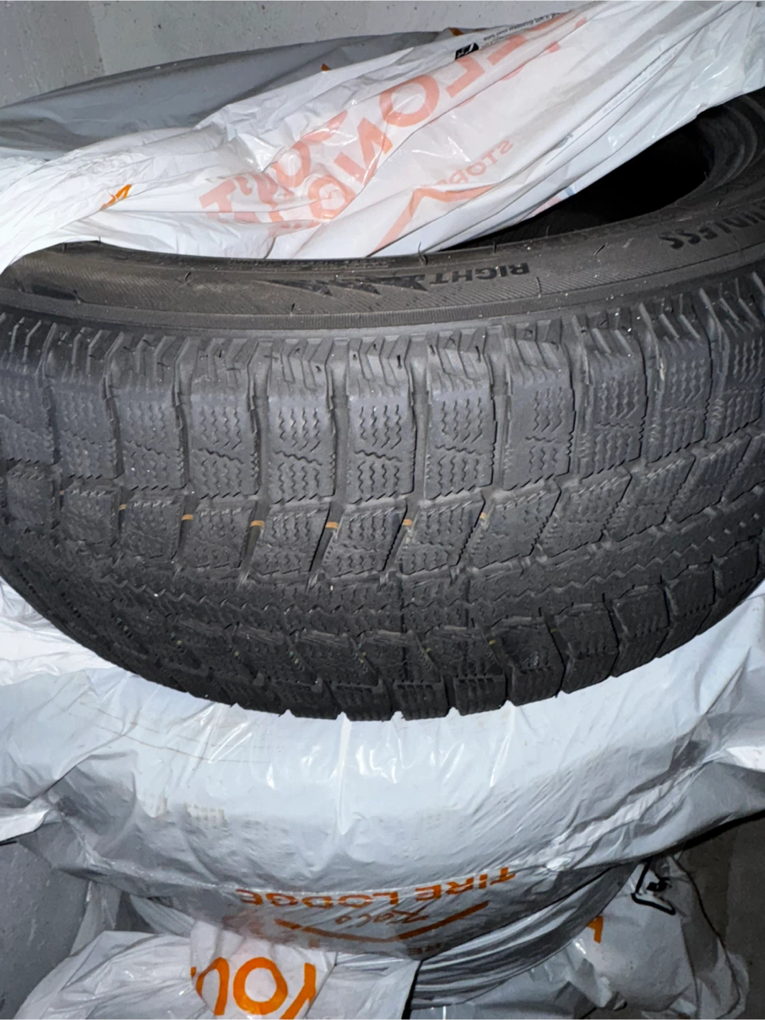 Studless Winter Tires 215/65R17 98H - photo 3