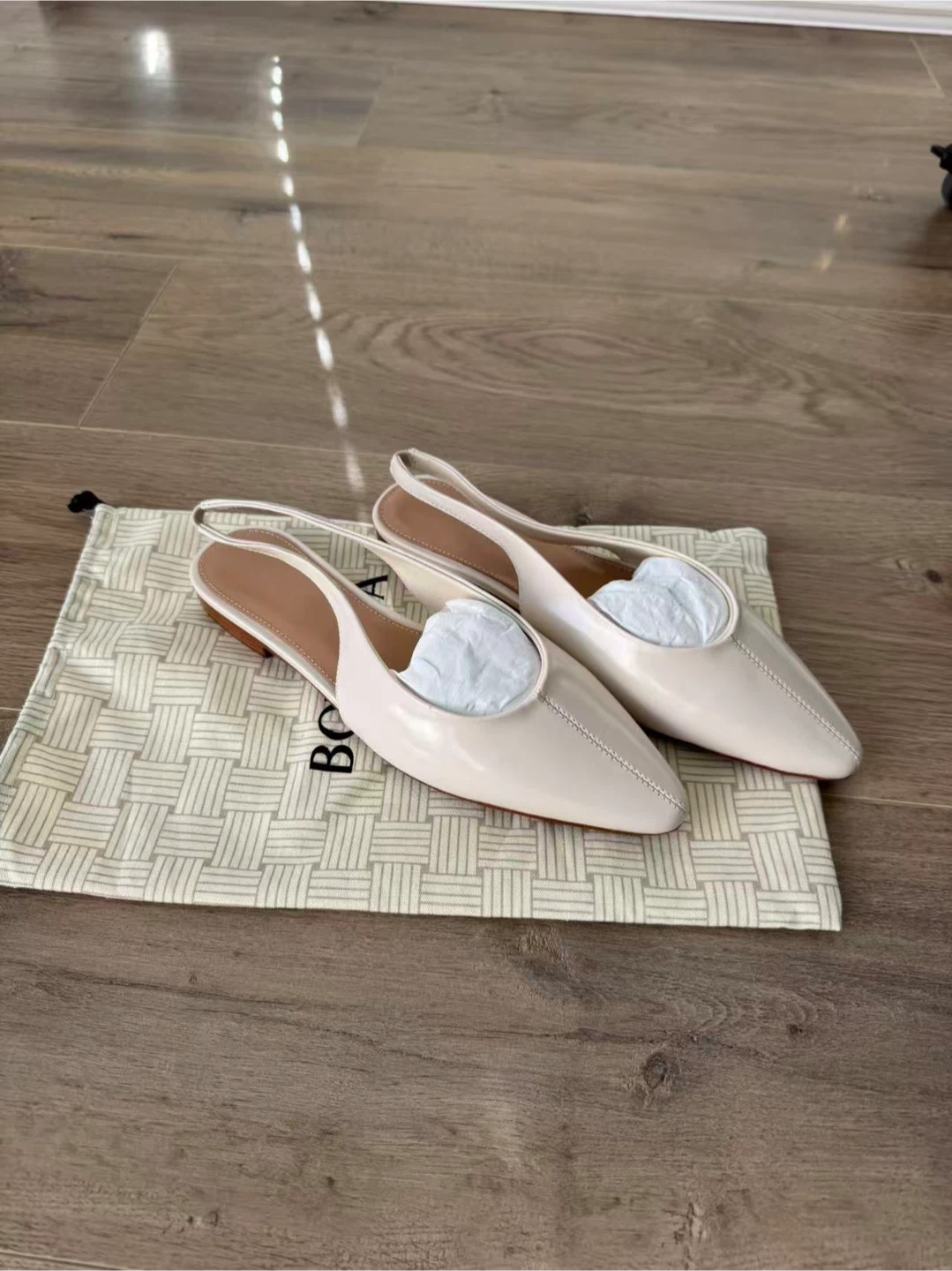 Brand New Cream Slingback Flats BV - photo 2