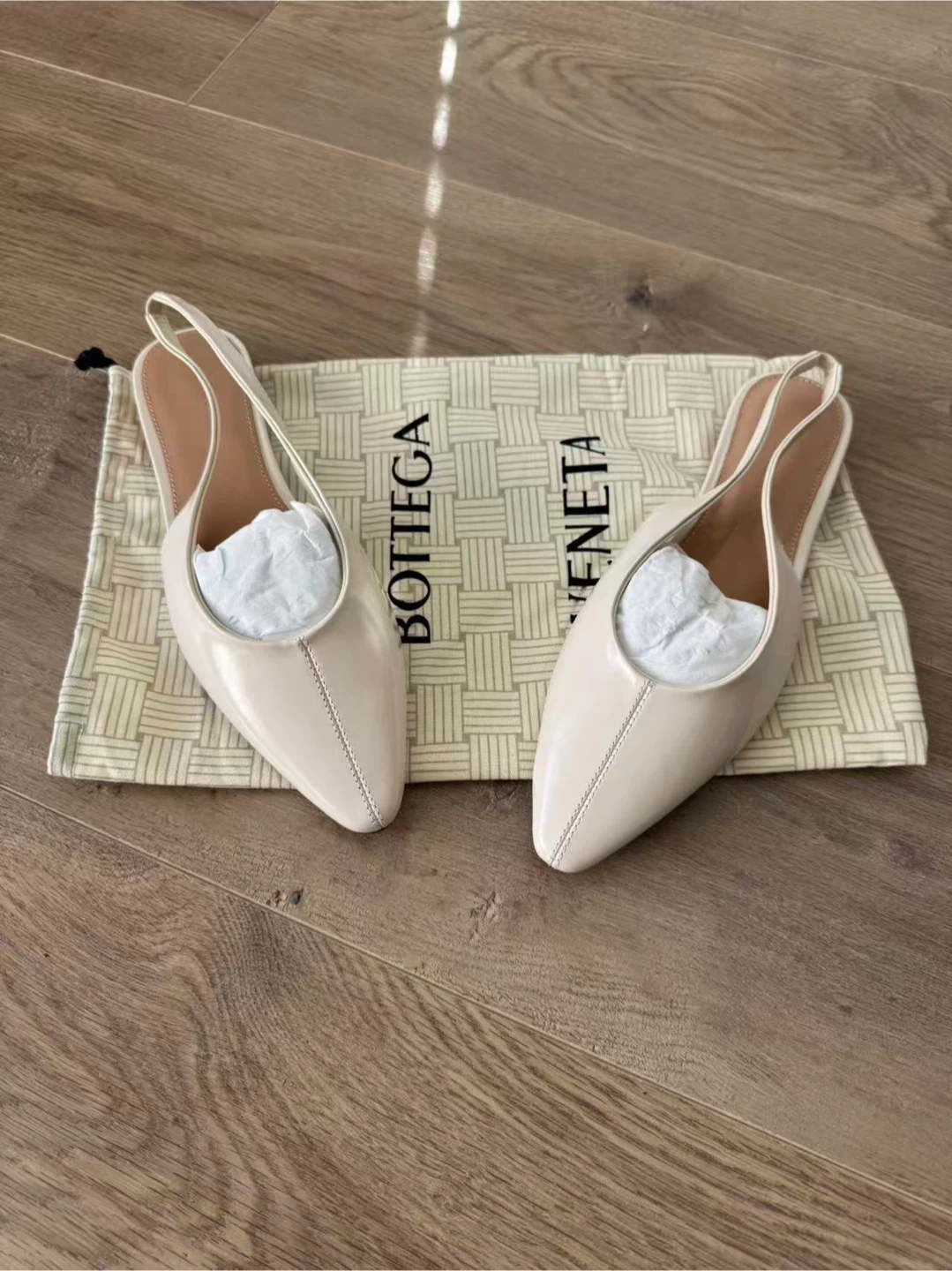 Brand New Cream Slingback Flats BV - photo 4