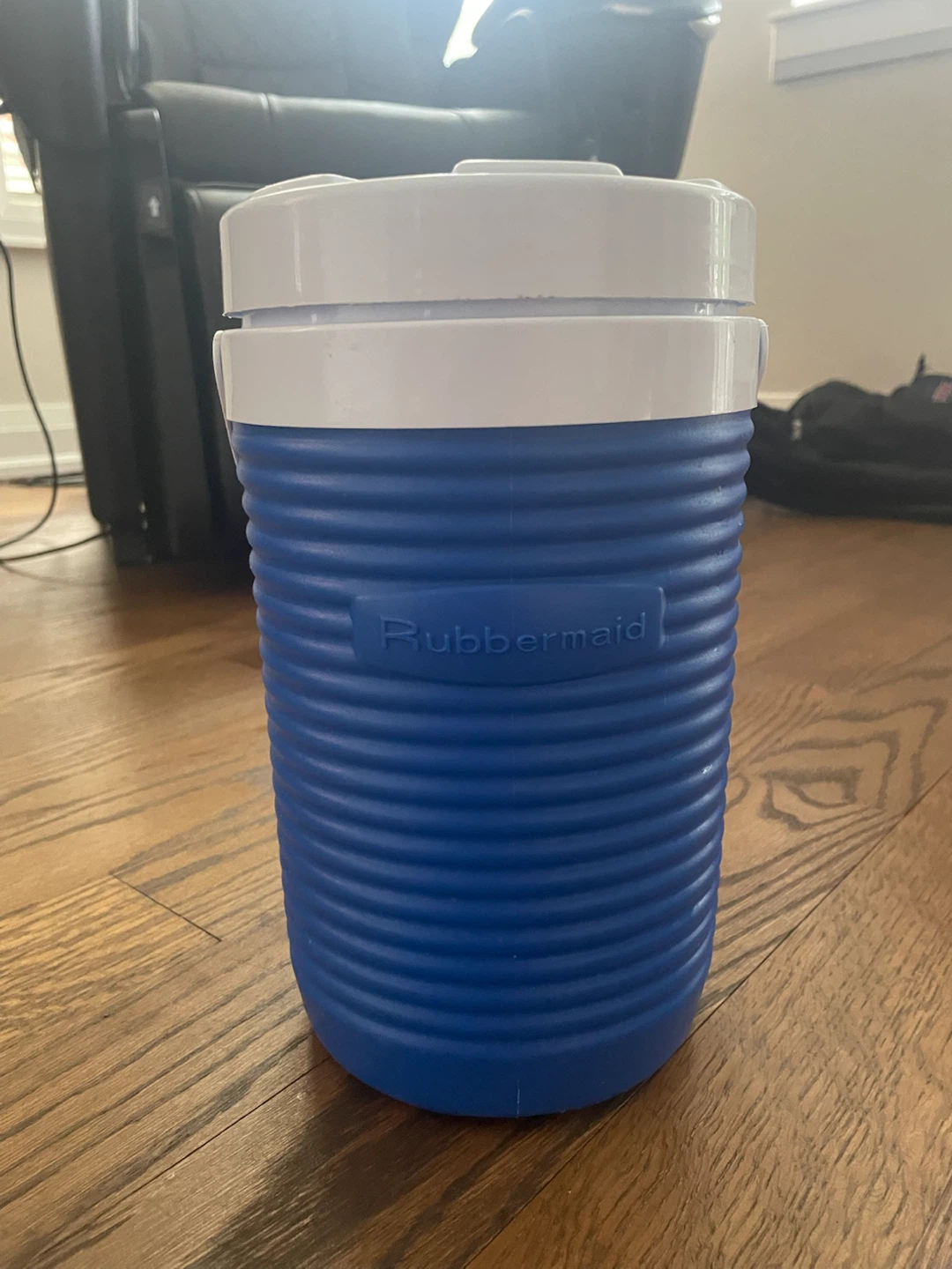 Rubbermaid Insulated Beverage Cooler - photo 2