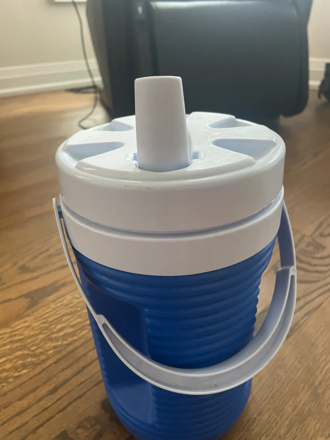 Rubbermaid Insulated Beverage Cooler - photo 4