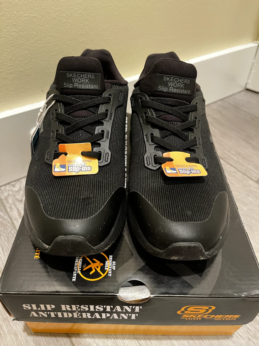 Skechers Work Slip-Resistant Shoes – Women’s Size 6