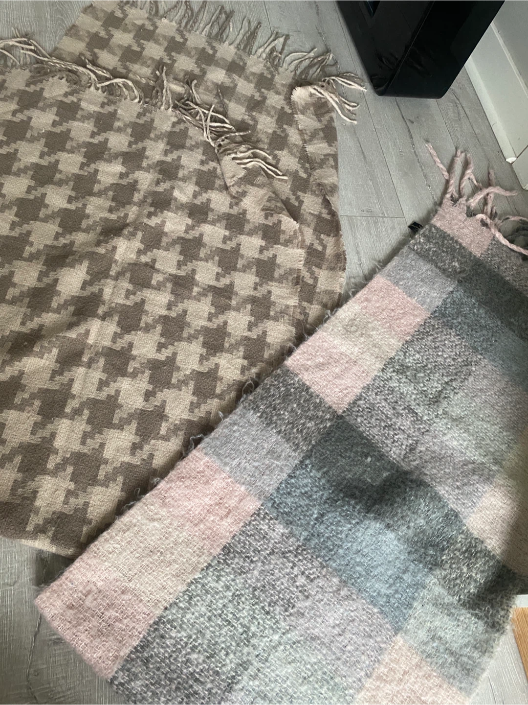 Houndstooth and Plaid Scarves - photo 5
