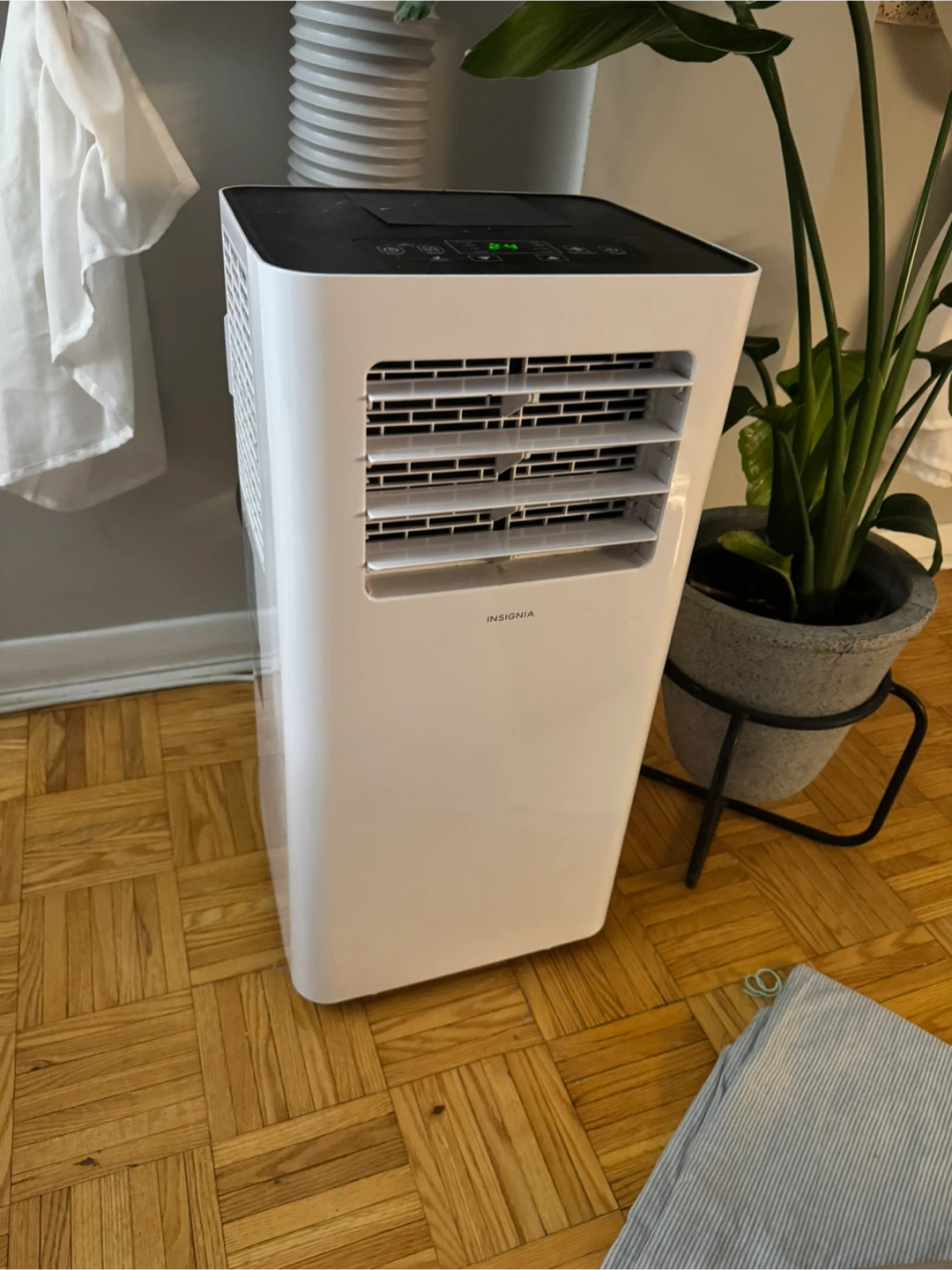 Insignia Portable Air Conditioner - photo 3