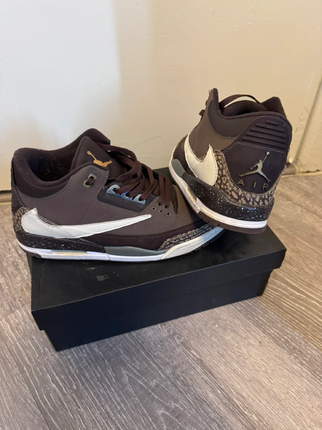 Selection of Nike Jordan and Converse Sneakers - photo 3