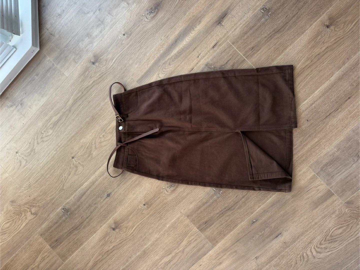 Brown corduroy midi skirt with belt - photo 3