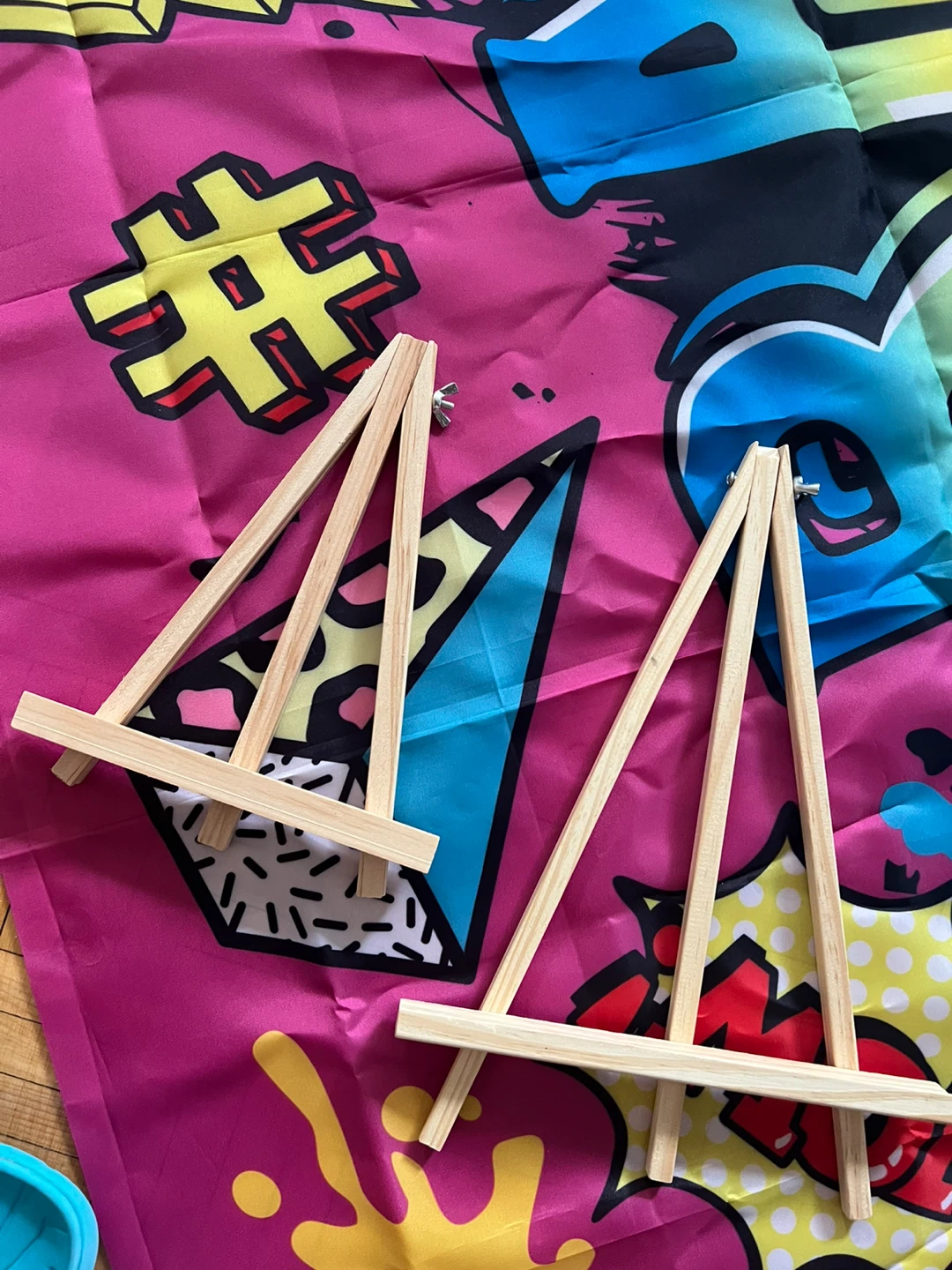 80s & Hawaiian Themed Party Decorations Bundle - photo 3