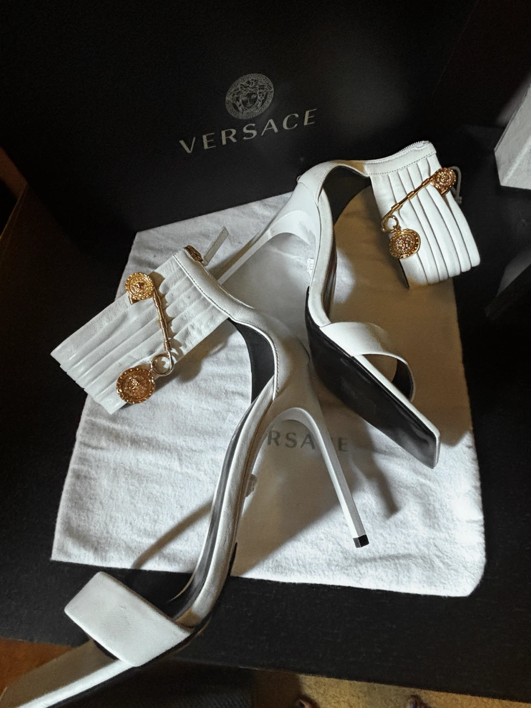 Versace White Leather Medusa Heels - photo 3