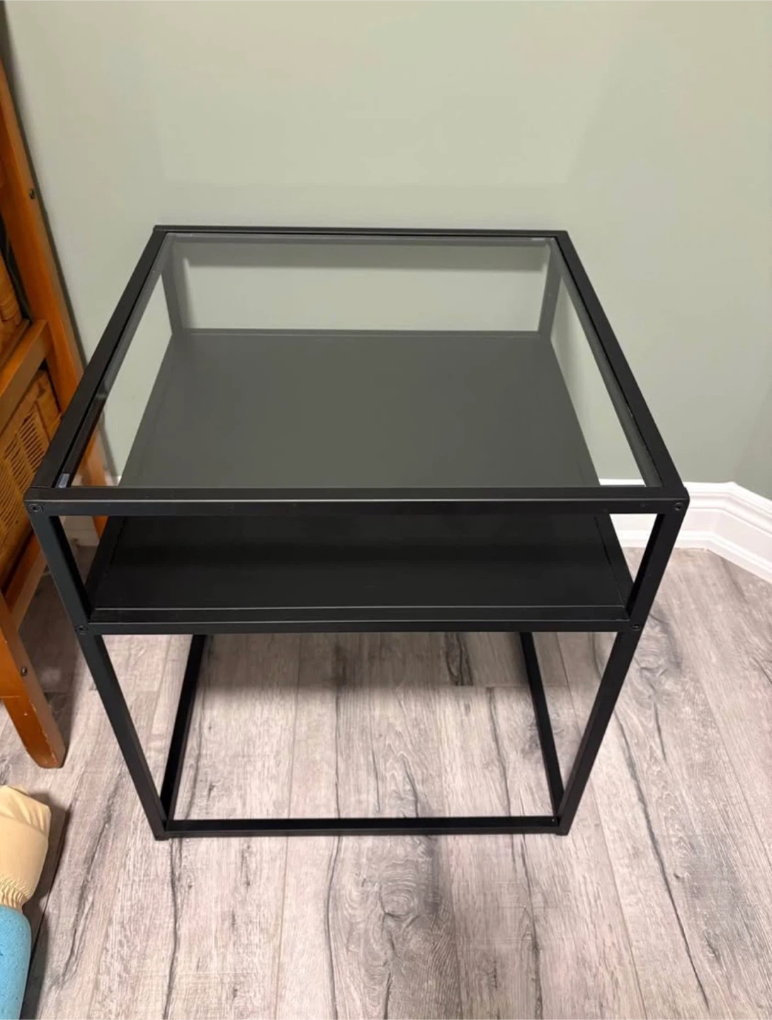 Coffee table and end table in great condition
