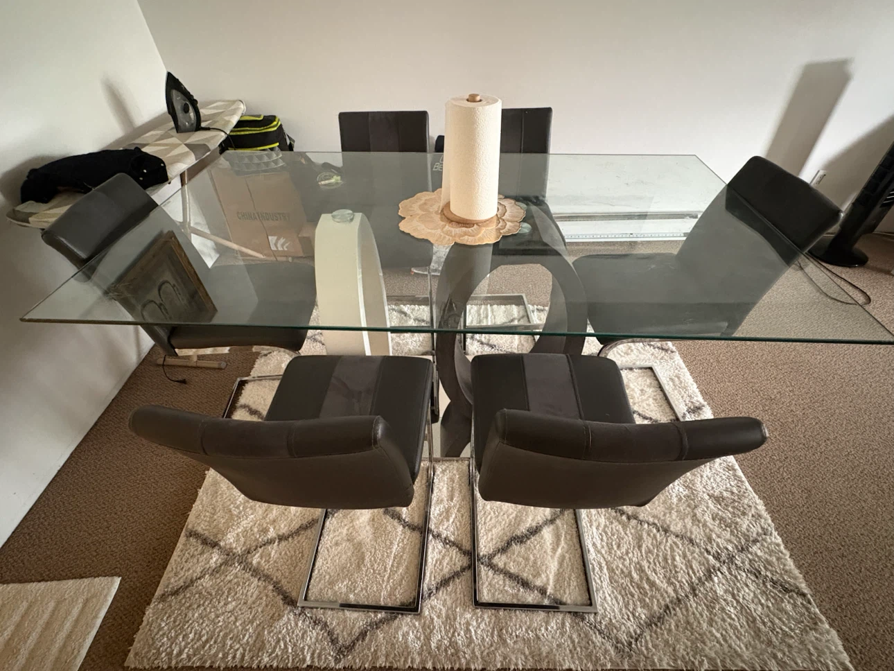 Glass dining table for 6 - photo 3