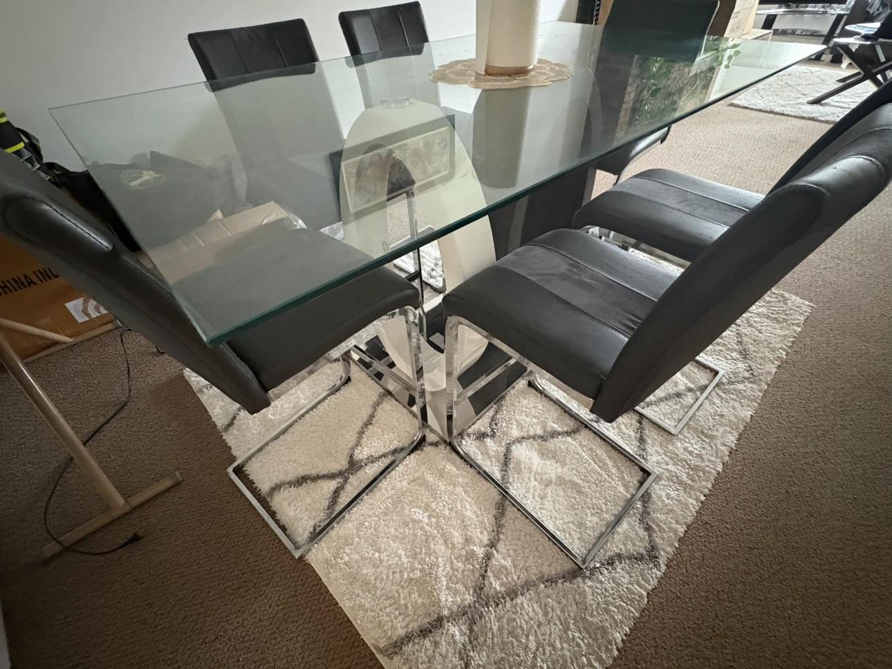 Glass dining table for 6 - photo 4