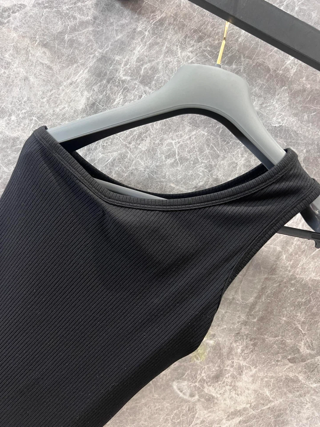 Black One-Shoulder Ribbed Tank Top - photo 3
