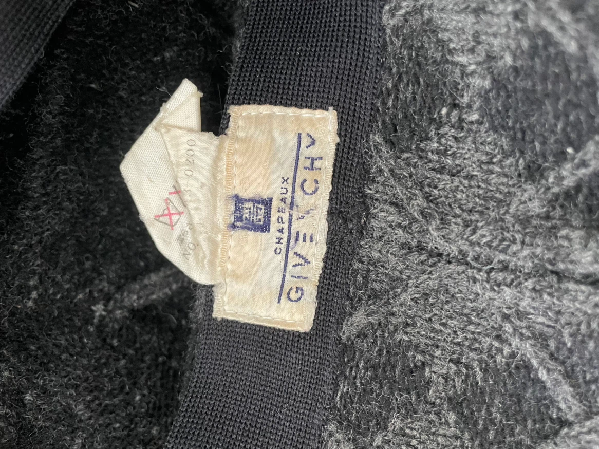 Givenchy wool Bucket Hat -vintage - photo 2