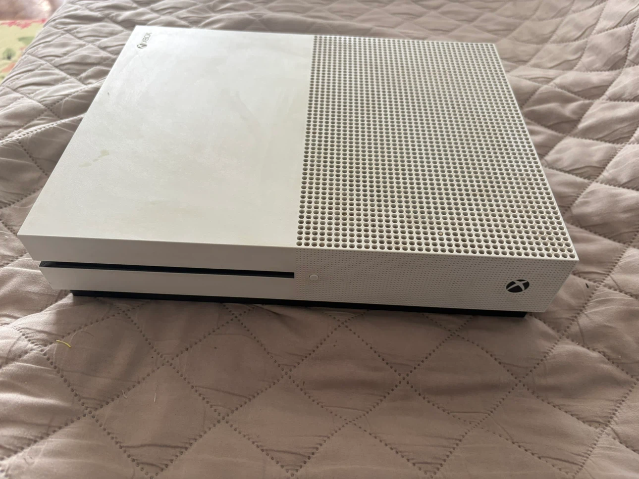 Xbox One S 1TB with 4 Games - photo 3