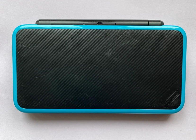 Nintendo 2DS XL (Black & Turquoise) Console & Charger - photo 2