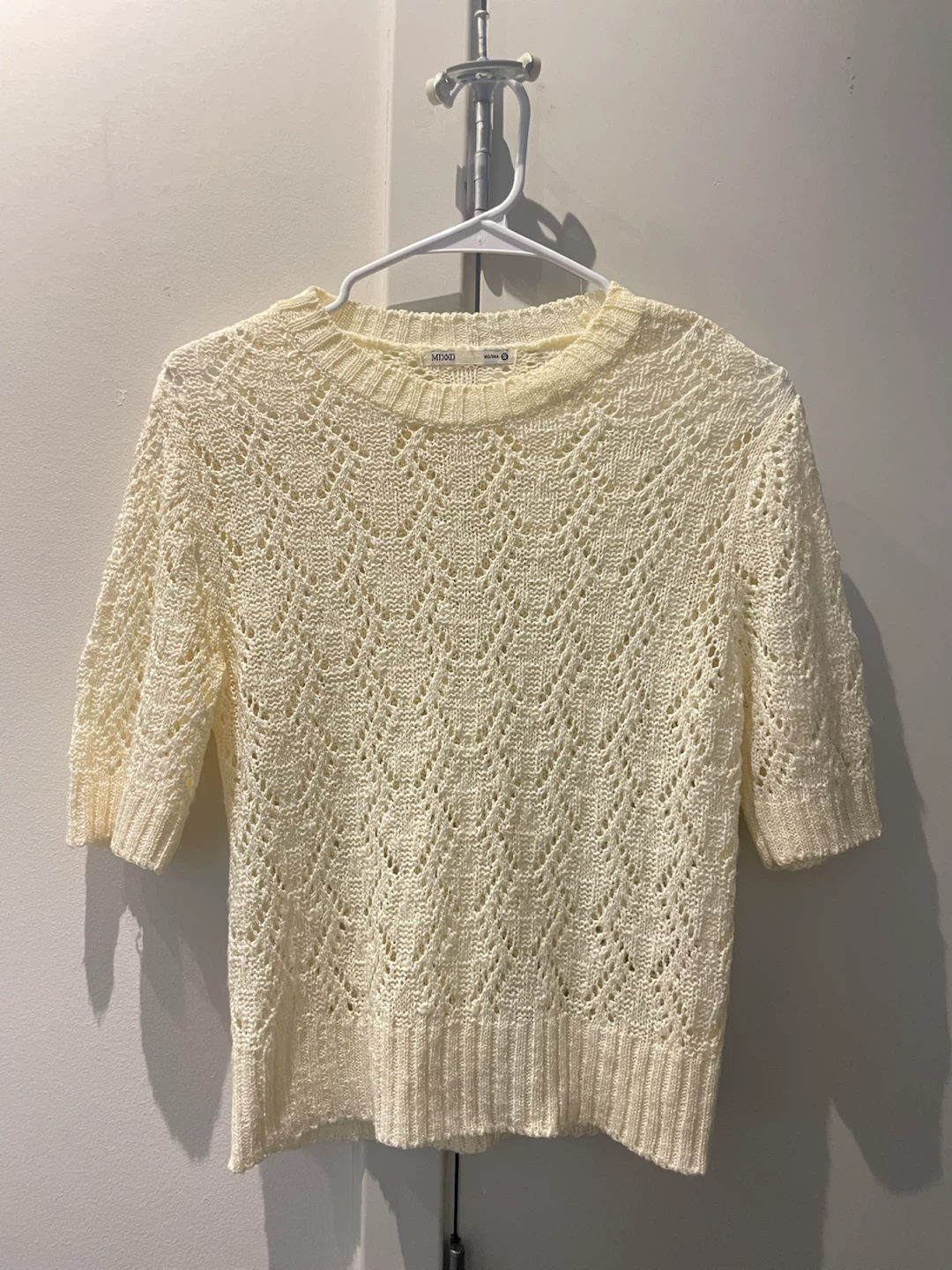 Cream Short Sleeve Knit Sweater Size S