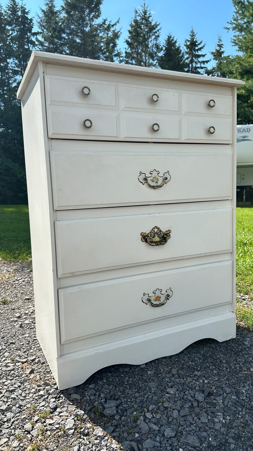 Vintage White 4-Drawer Tall Dresser (CAN DELIVER) - photo 3