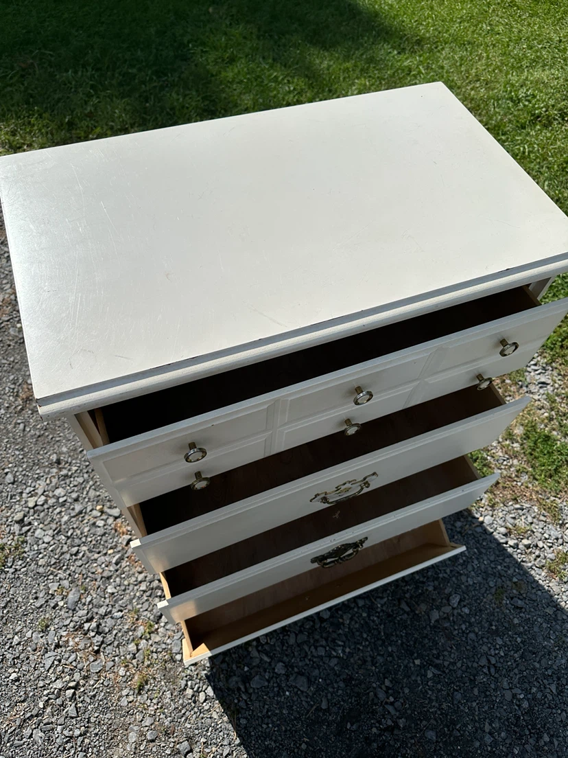 Vintage White 4-Drawer Tall Dresser (CAN DELIVER) - photo 5