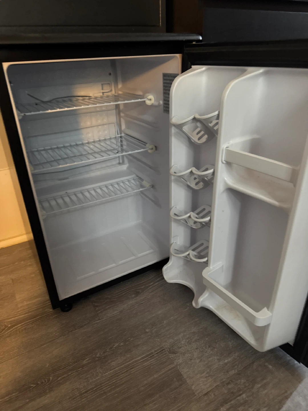 Danby Designer Mini Fridge - photo 2