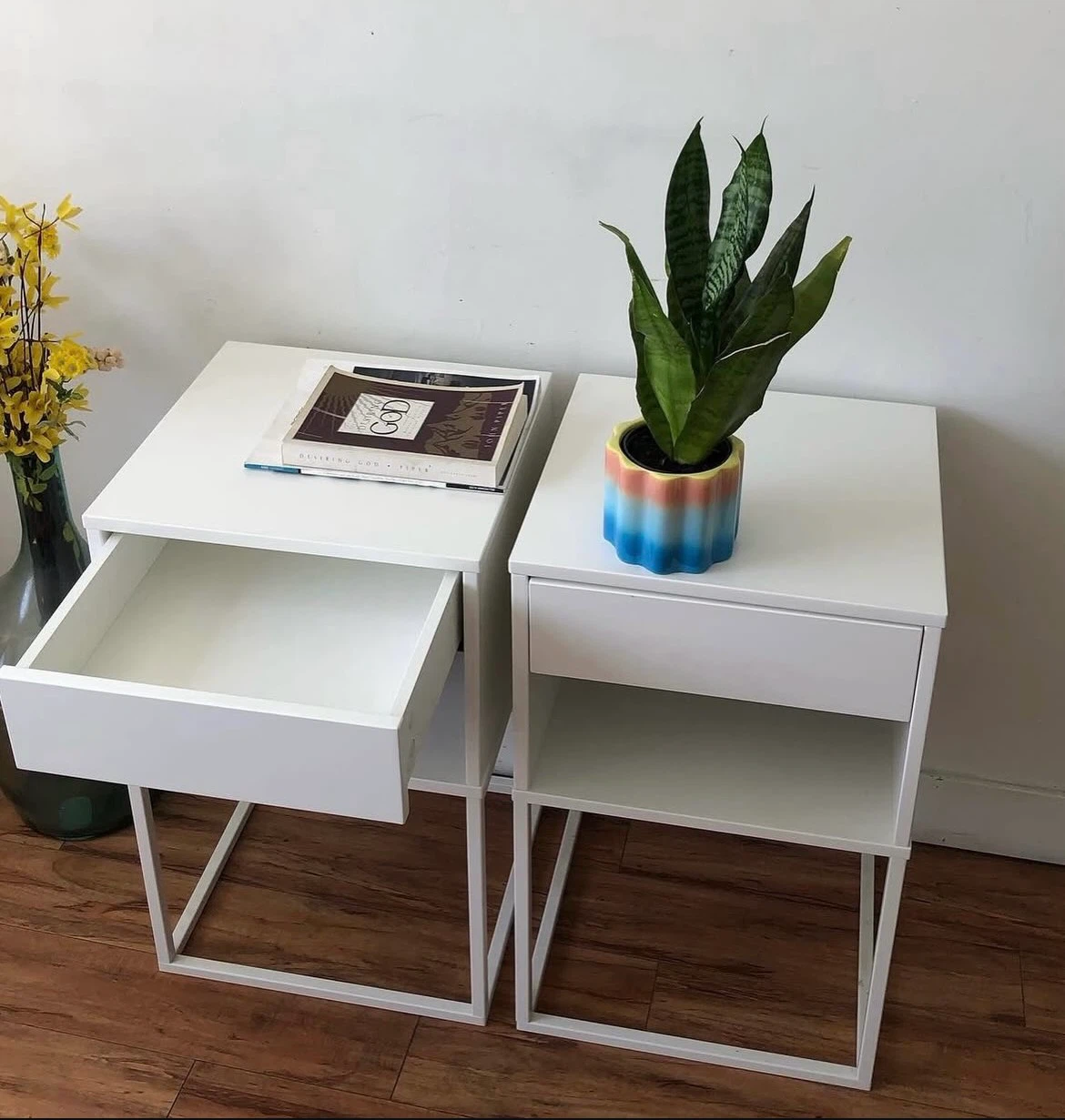 Set of Two White Modern Nightstands - photo 5