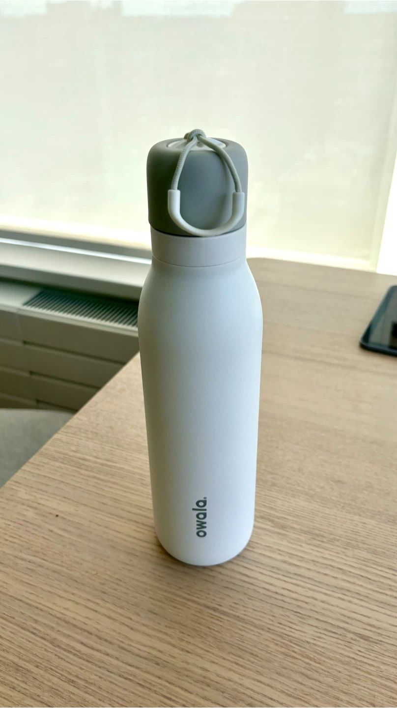 Owala Freesip Twist insulted water bottle