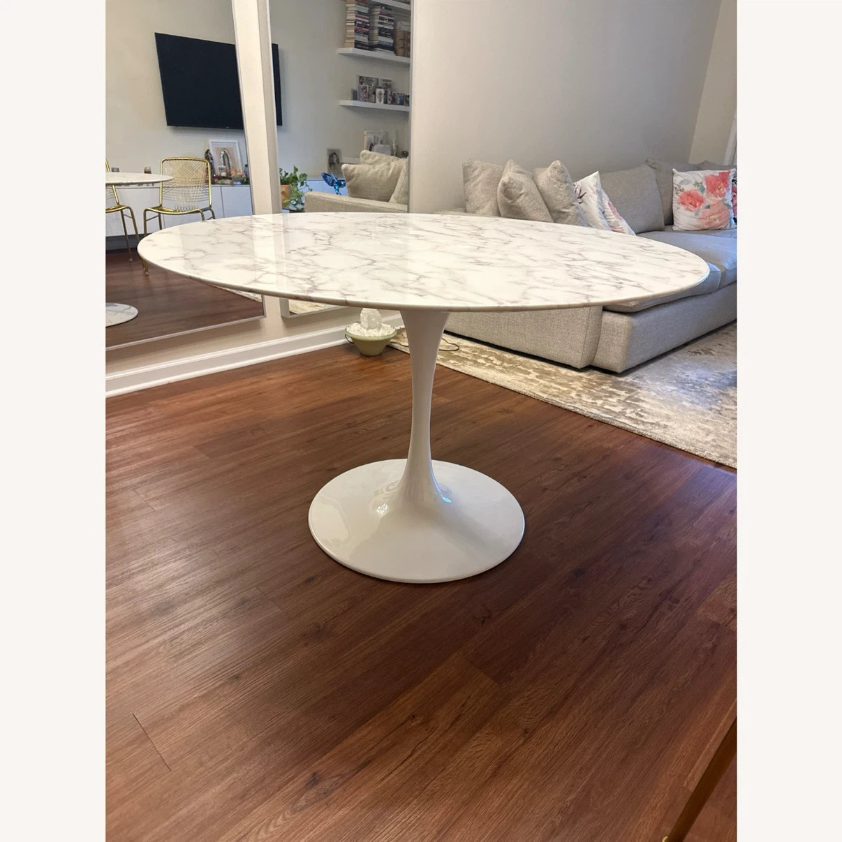 Round Marble Top Pedestal Dining Table - photo 3
