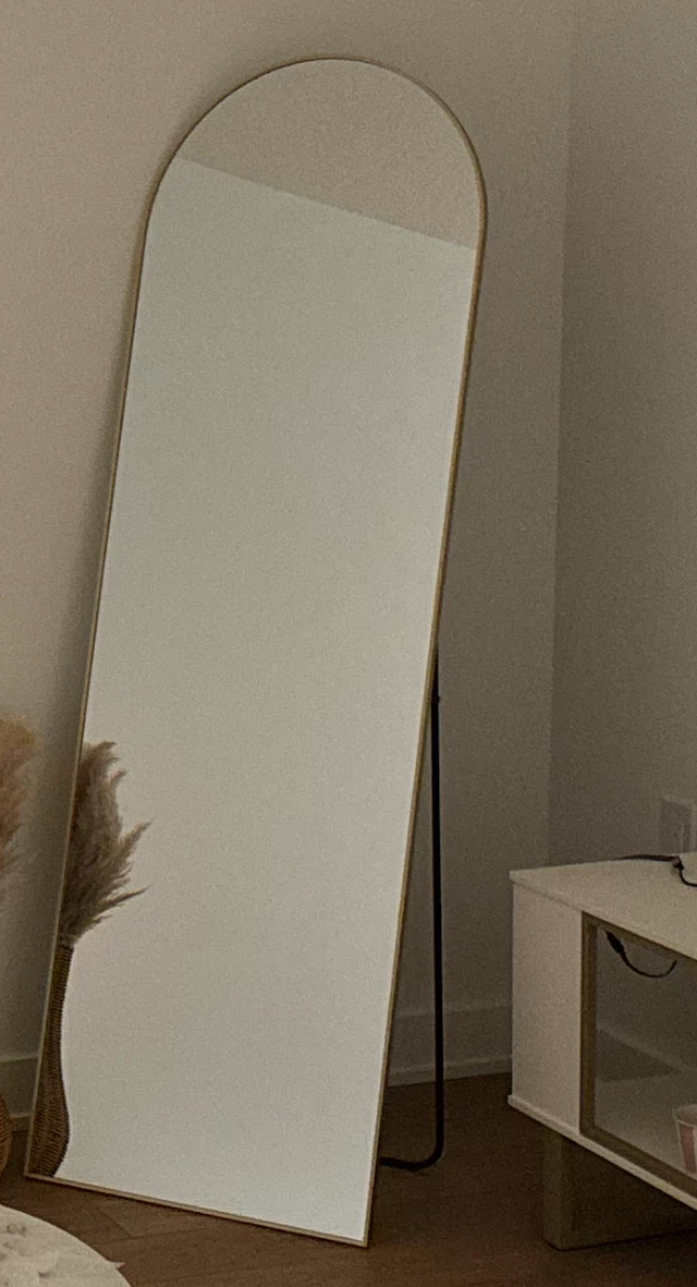 Standing mirror