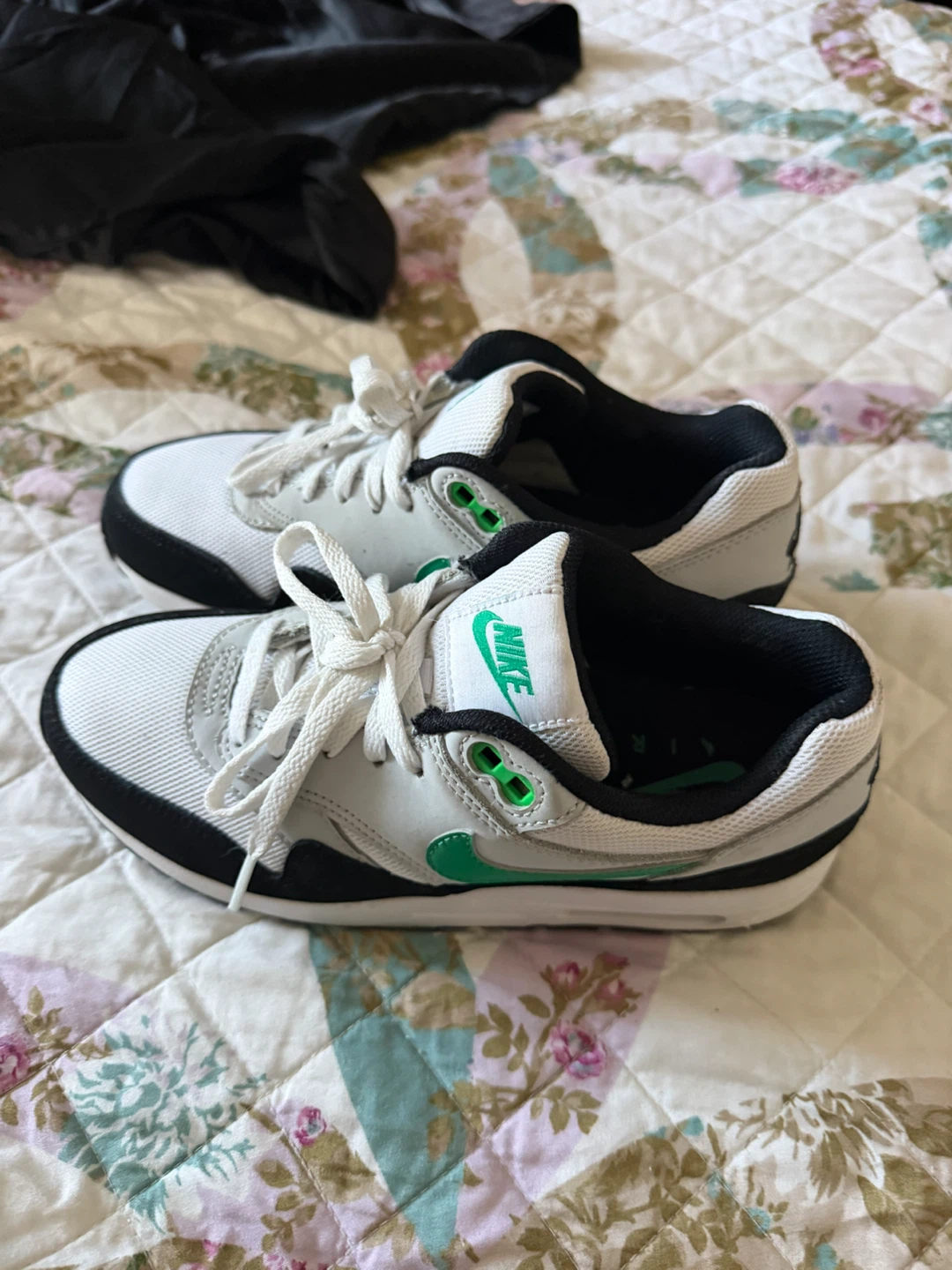 Nike Air Max 1 Sneakers size5 youth