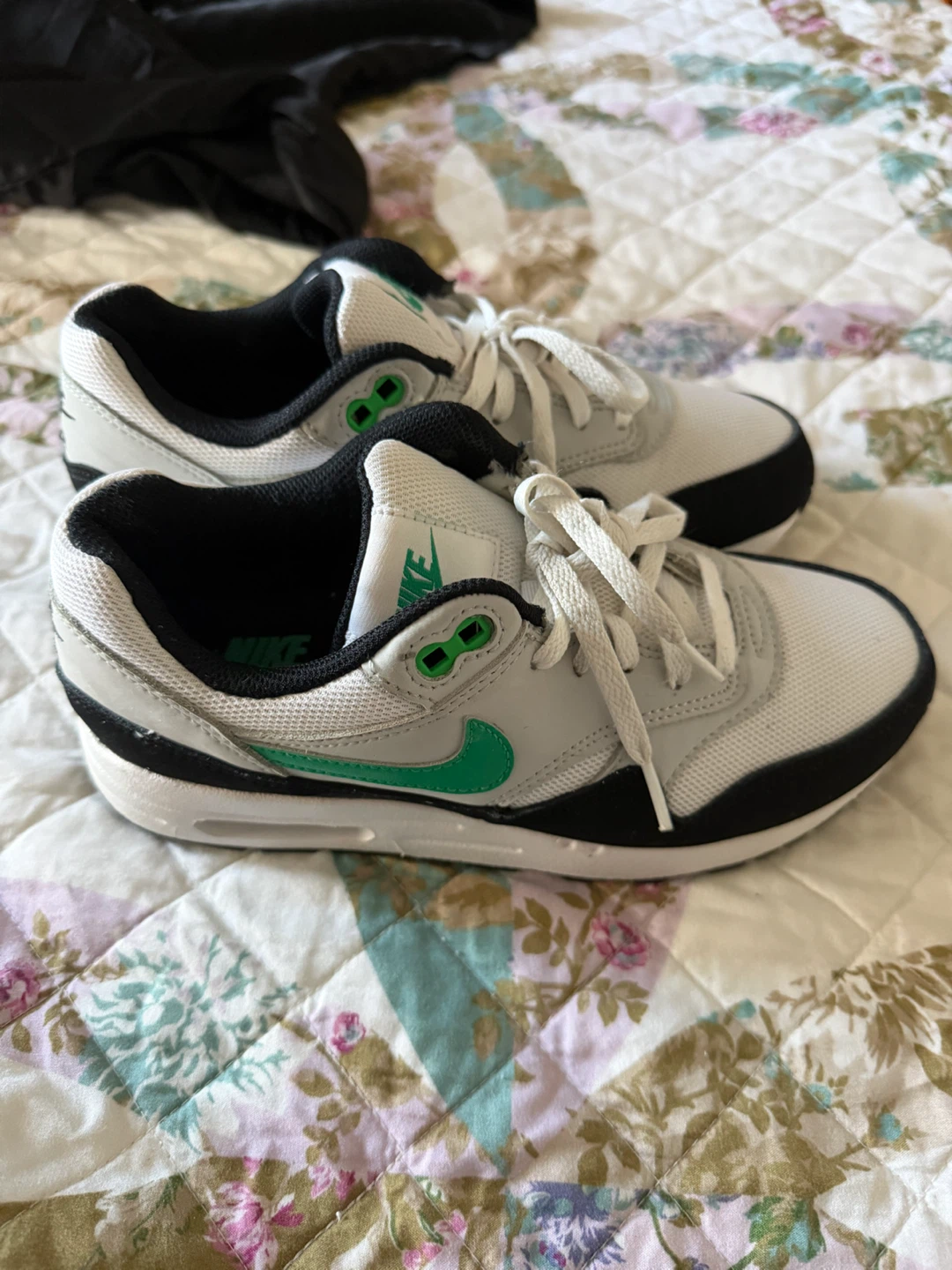Nike Air Max 1 Sneakers size5 youth - photo 2