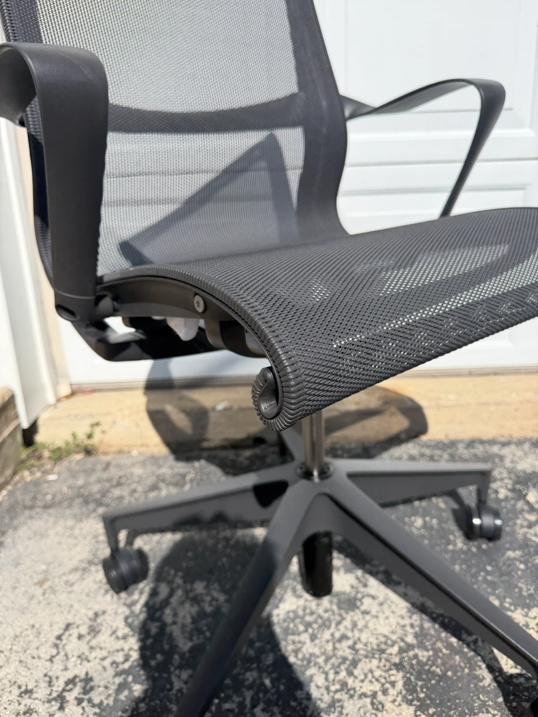 Like new Herman Miller  Setu Mesh Office Chairs - photo 4