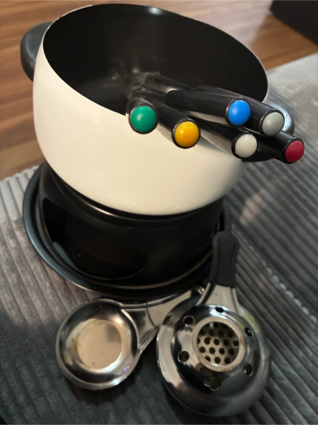 Fondue Pot Set with 6 Forks