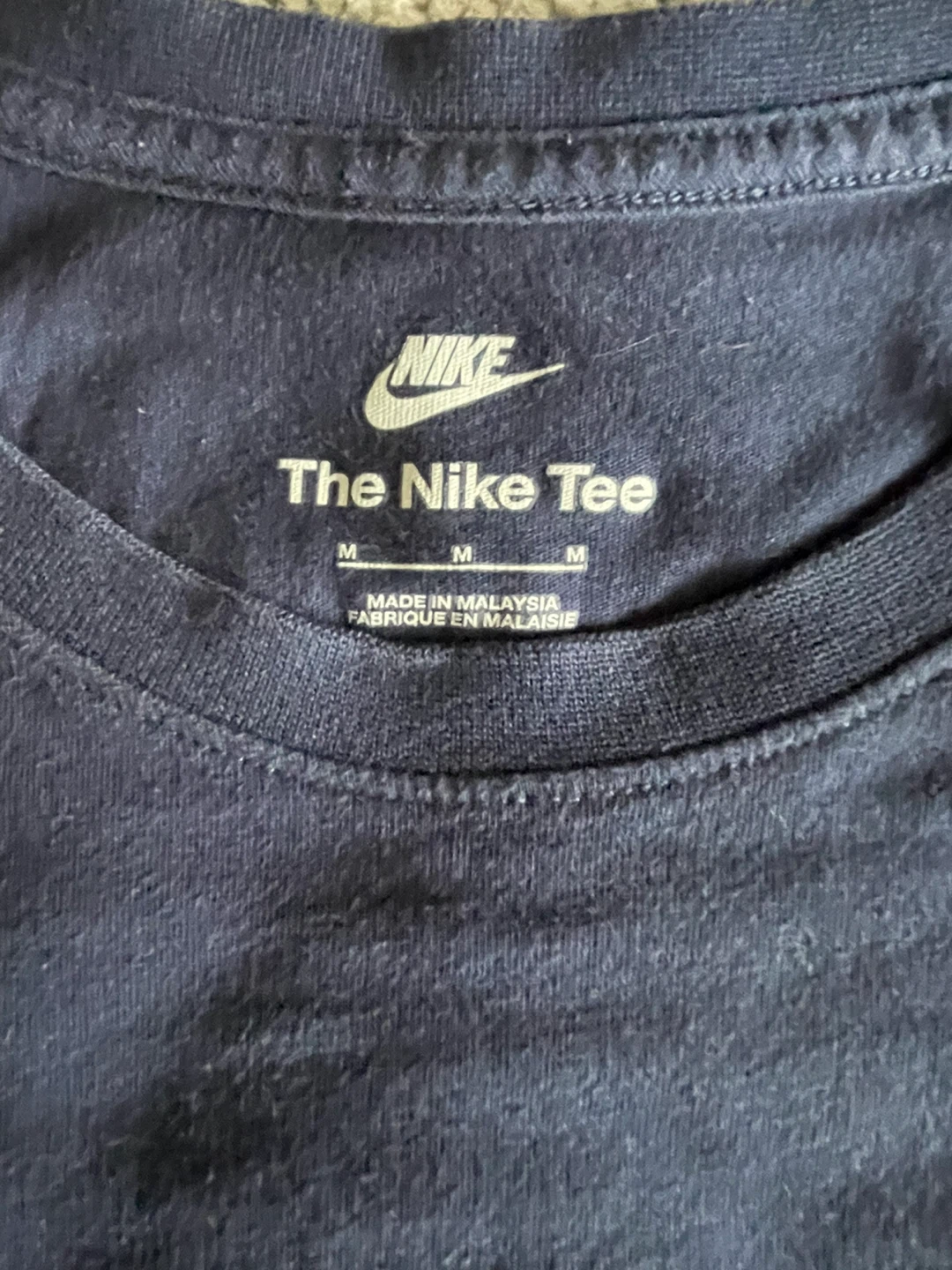 Nike Men's Sportswear Club T-Shirt Navy Blue - Size M - photo 3