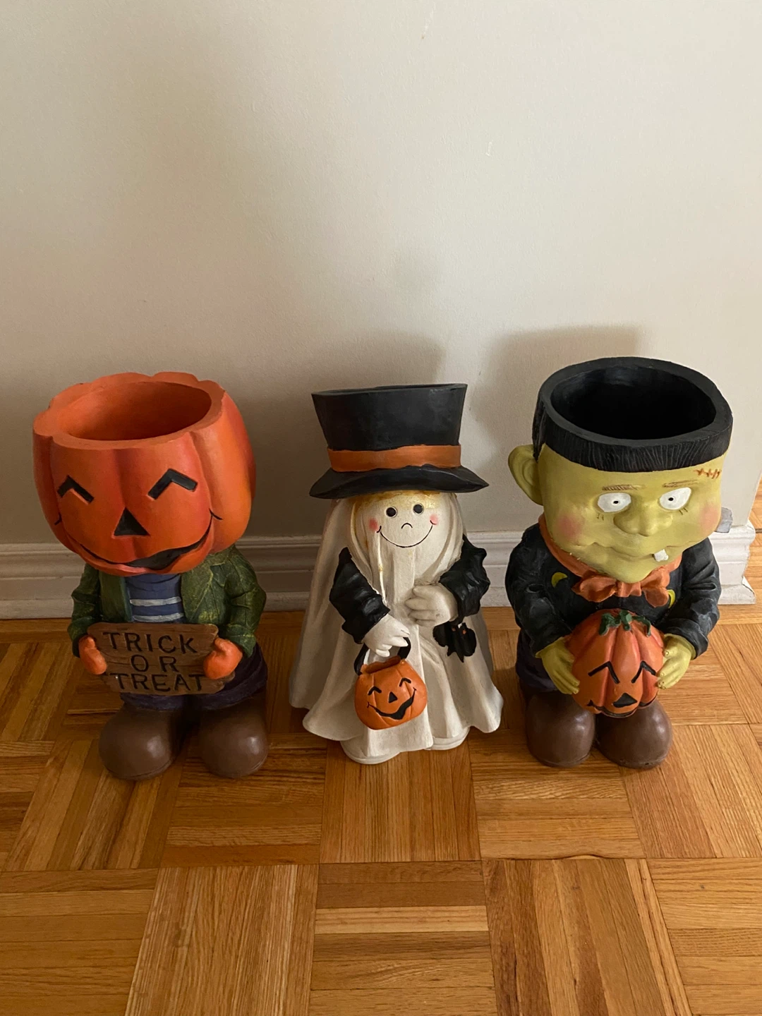Halloween resin standing candy bowls, trick o treat greeters
