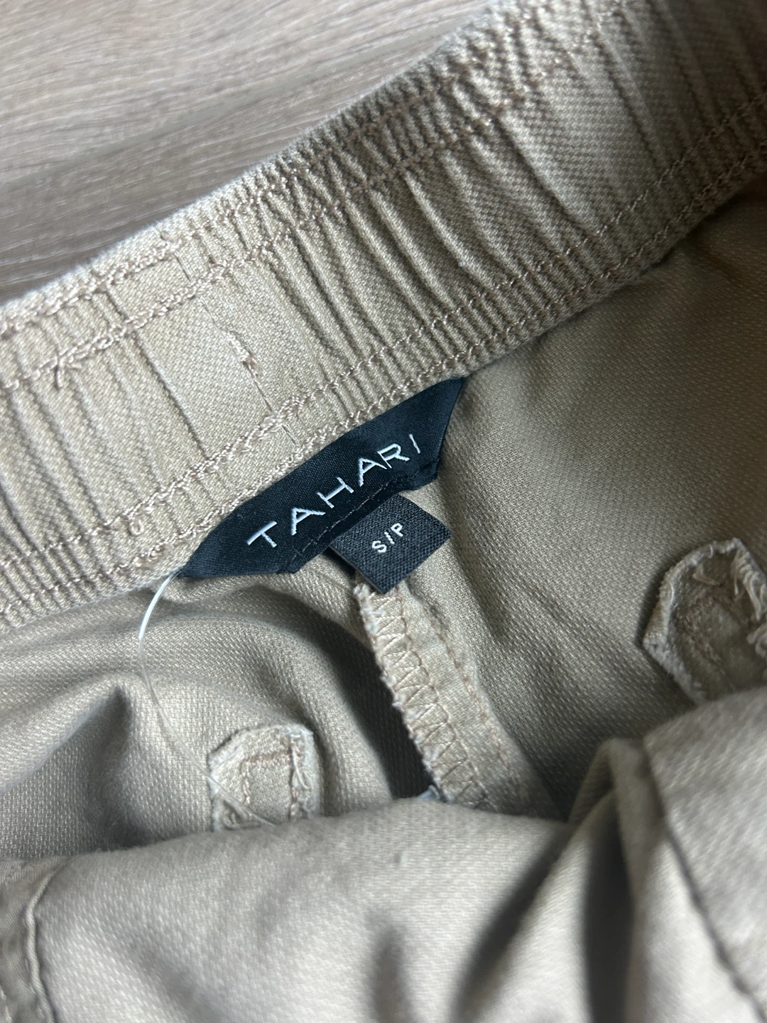 Tahari Tan Cargo Shorts - Size S/P - photo 2
